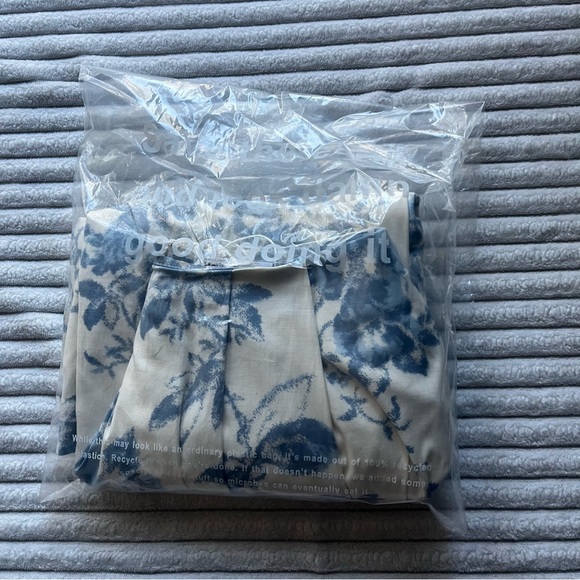 Reformation Lucy Skirt in Courtier - Picture 5 of 12